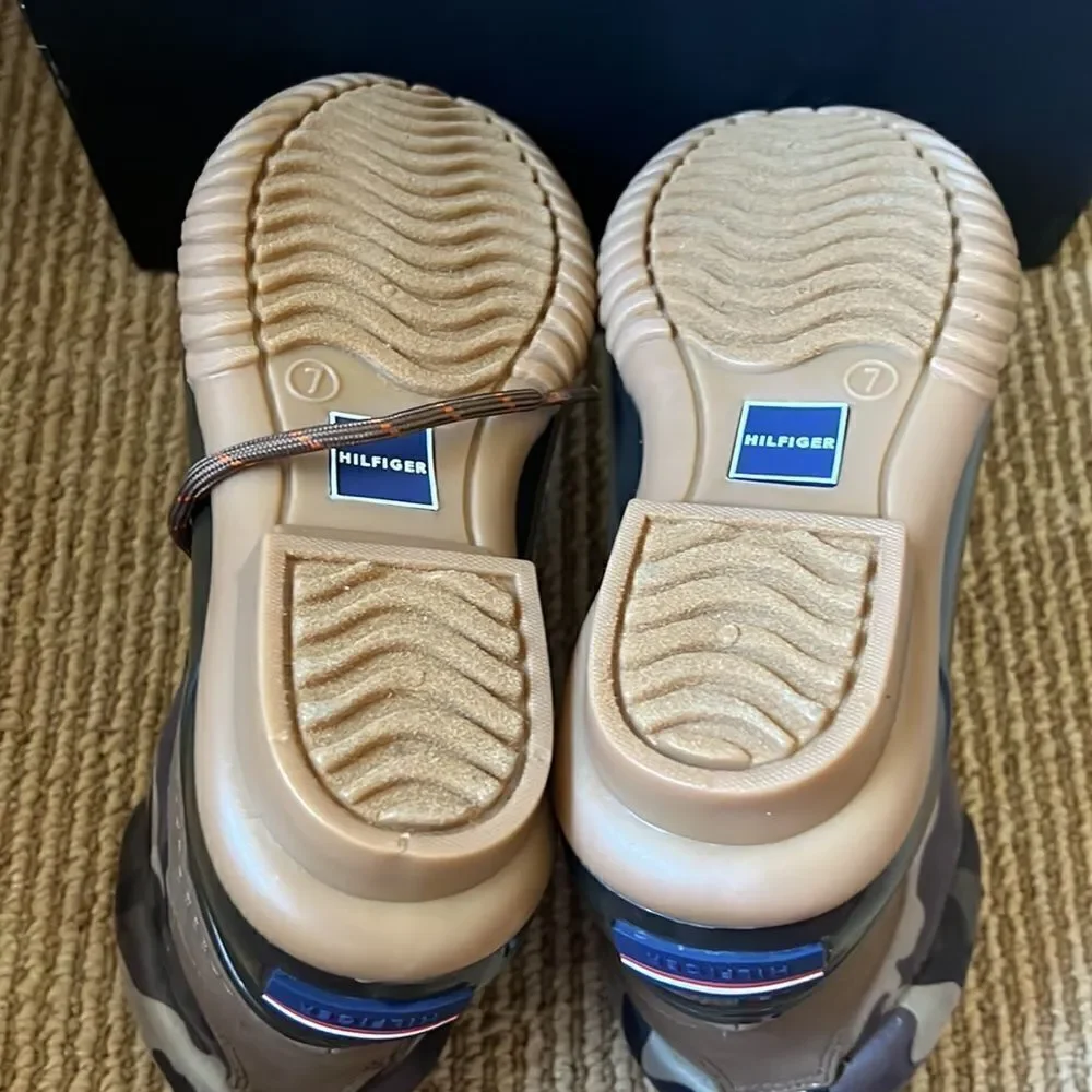 NWT TOMMY HILFIGER rainy boots 7